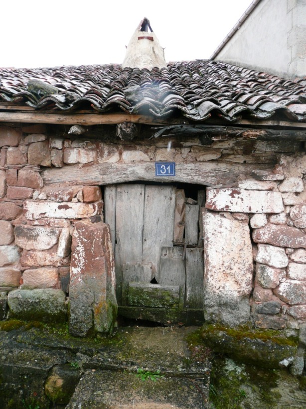 Hacinas-Puerta